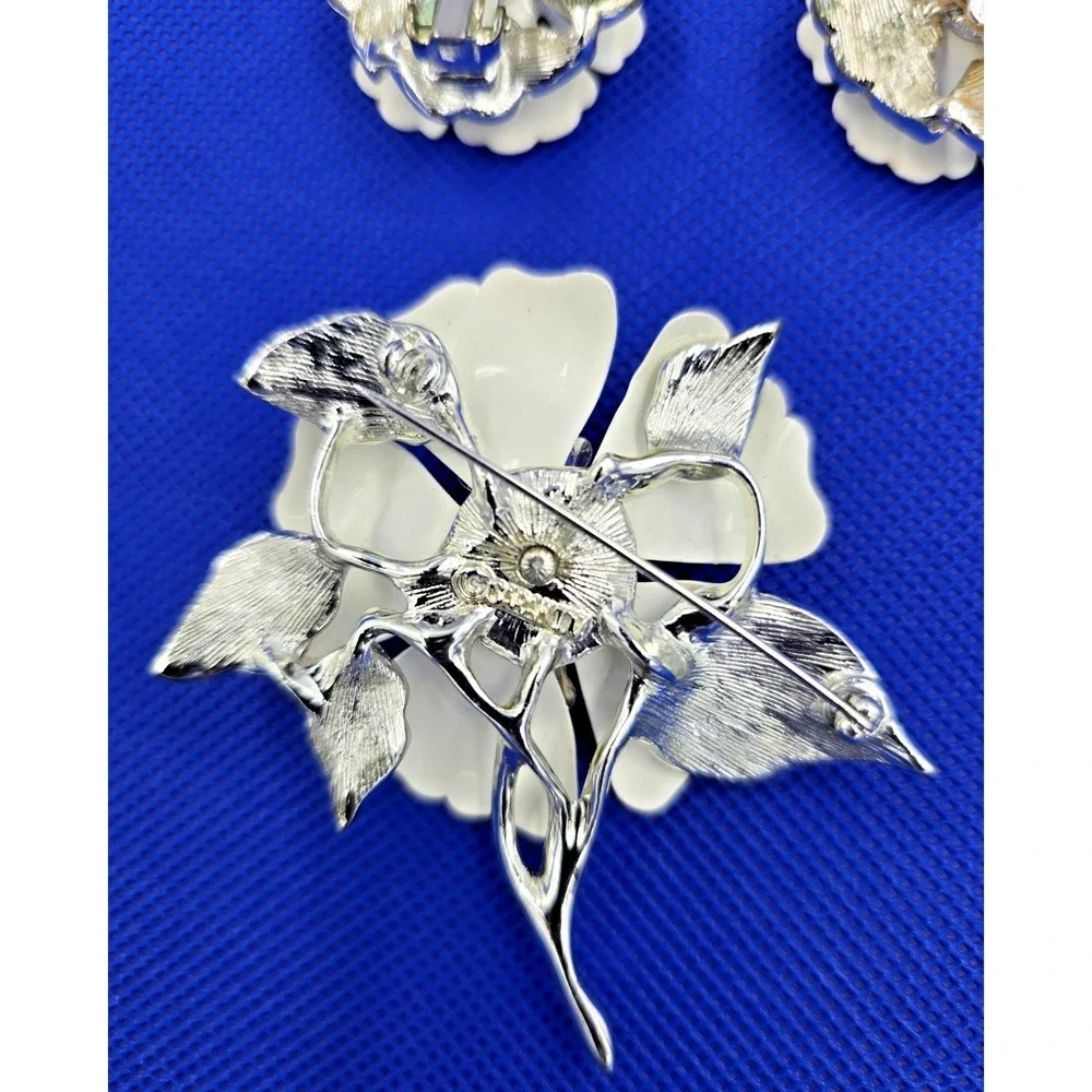 Vintage Sarah Coventry Brooch Summer Magic White Enamel Flower Pin Earrings 1964